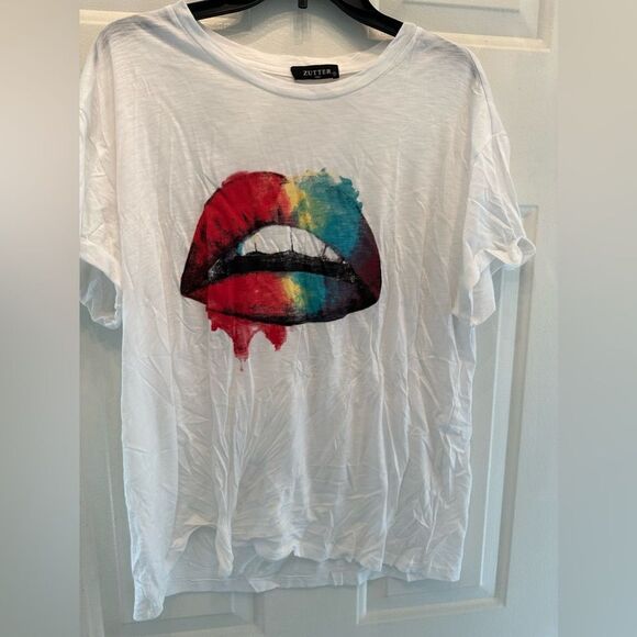 Rainbow Lips graphic T-shirt - Picture 1 of 3